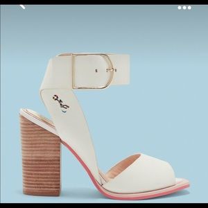 Ted Baker Swimmers Embroidered Sandals

heel